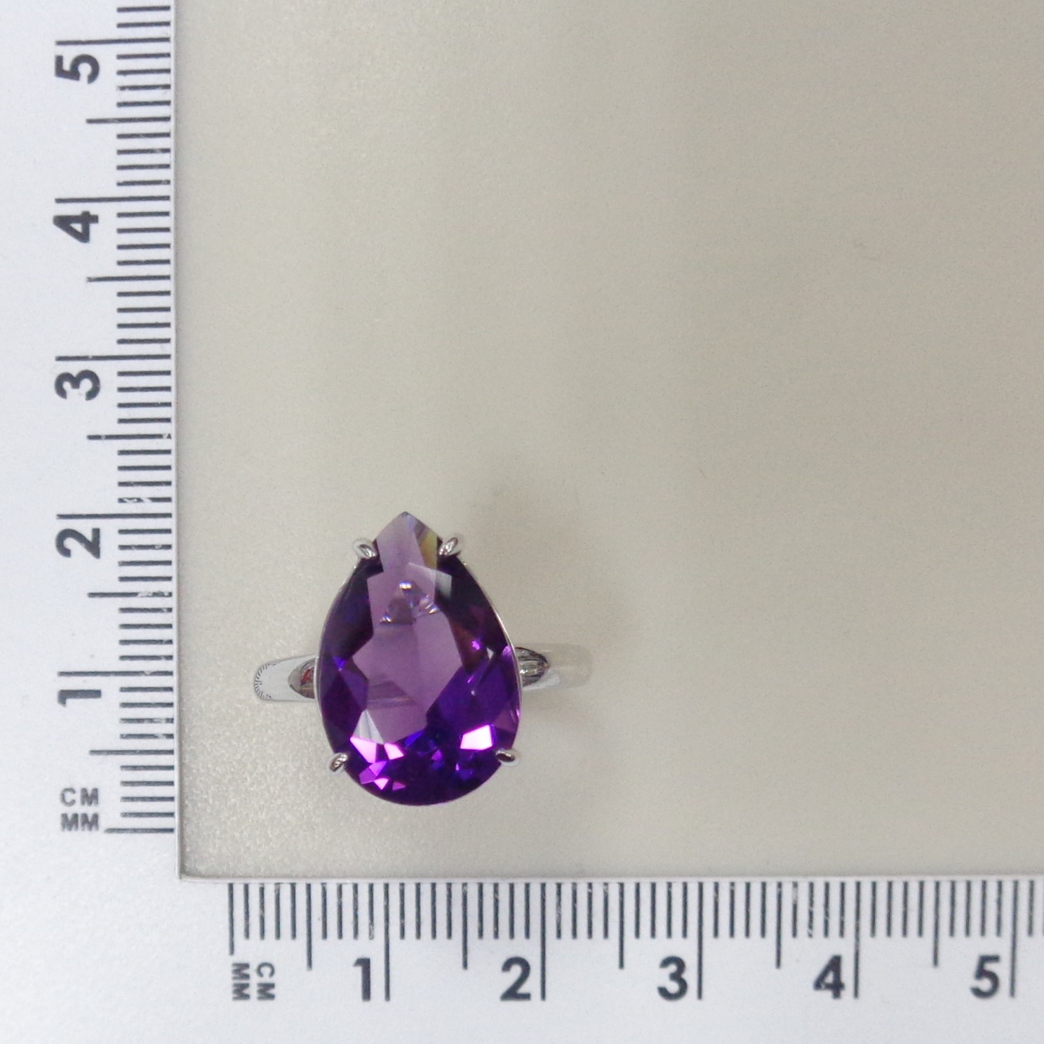 Серебряное кольцо с аметистом